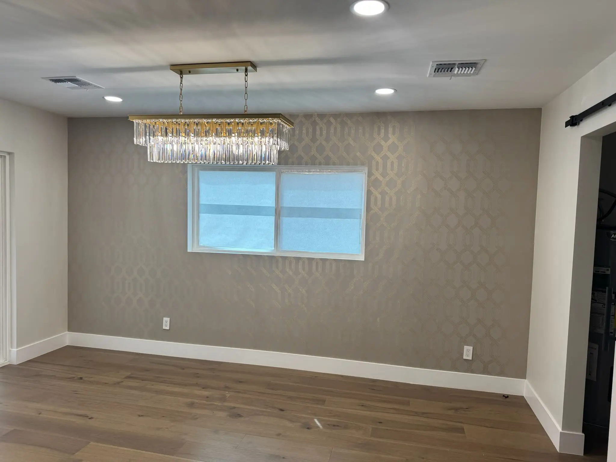 Wallpaper installation in Zionsville Indiana